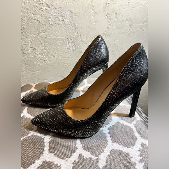 Women’s heels by Nine West, metallic skin, 8M,     Beautiful in great condition - Picture 8 of 13
